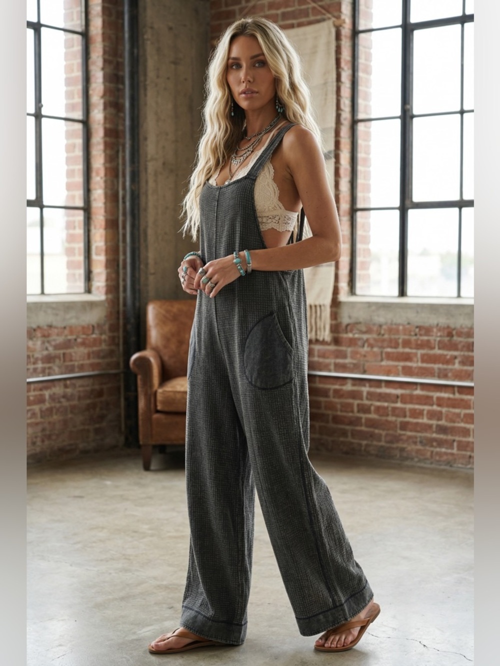NWT Washed Black Gauze Textured Open Back Pocket Jumper Jumpsuit Overalls - Picture 5 of 6